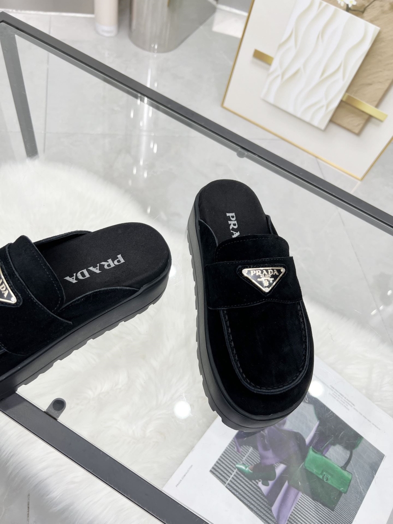 Pra*a slippers